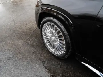 MERCEDES-BENZ GLS 600 Maybach