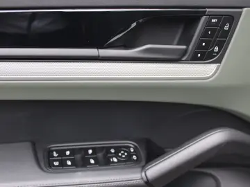 PORSCHE Cayenne S E-Hybrid PANORAMA NAVI Matrix-LED