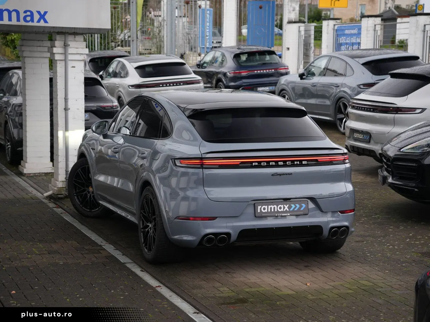 PORSCHE E-Hybrid Coupé SPORTDESIGN-PAKET-SPORTABGAS-VOLL