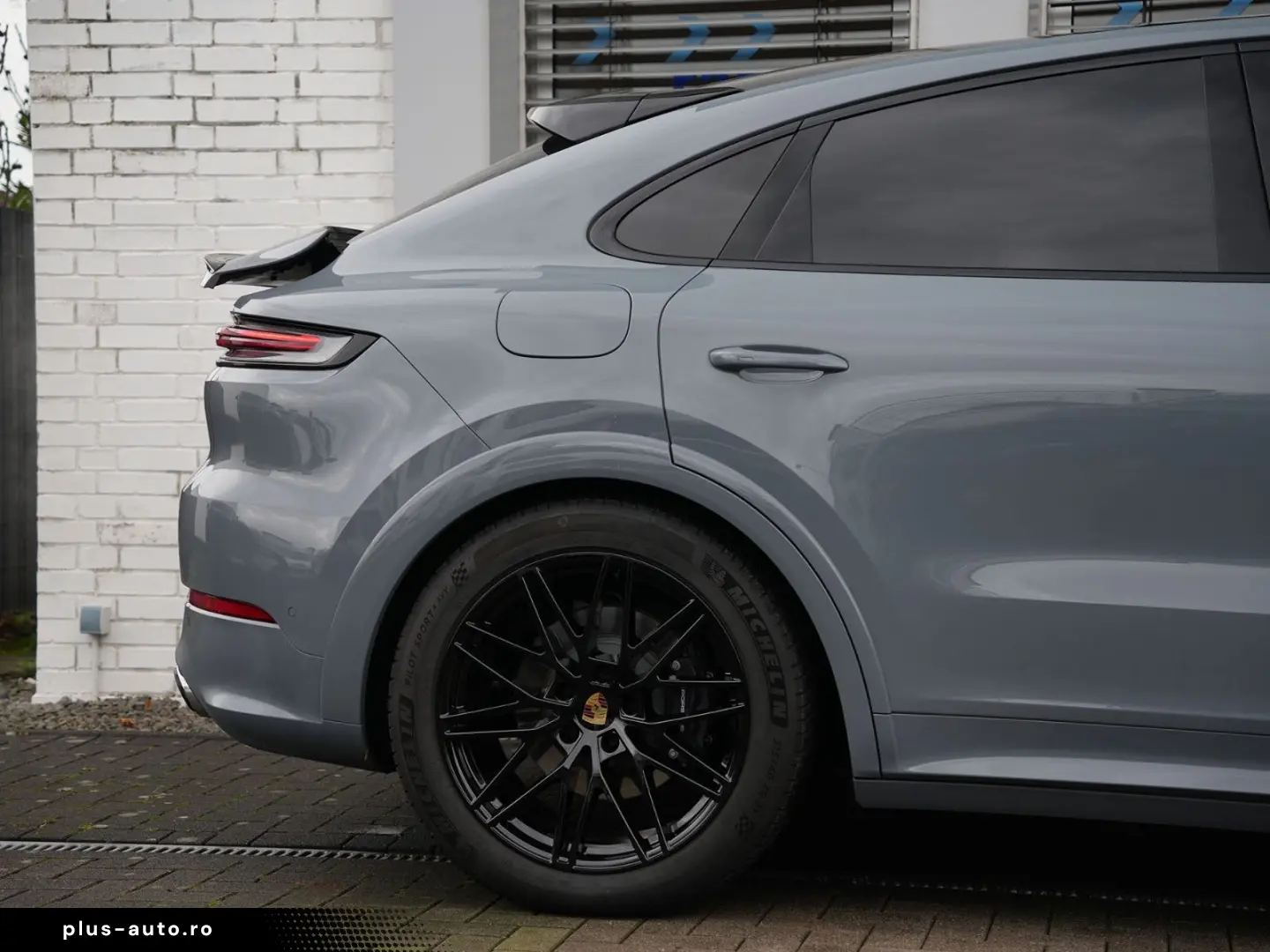 PORSCHE E-Hybrid Coupé SPORTDESIGN-PAKET-SPORTABGAS-VOLL