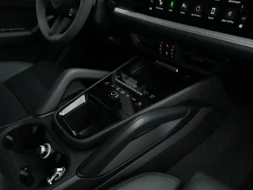 PORSCHE E-Hybrid Coupé SPORTDESIGN-PAKET-SPORTABGAS-VOLL