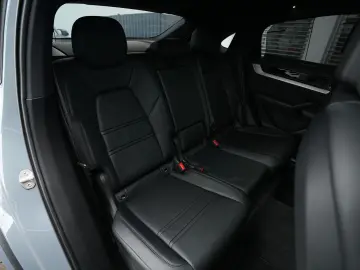 PORSCHE E-Hybrid Coupé SPORTDESIGN-PAKET-SPORTABGAS-VOLL