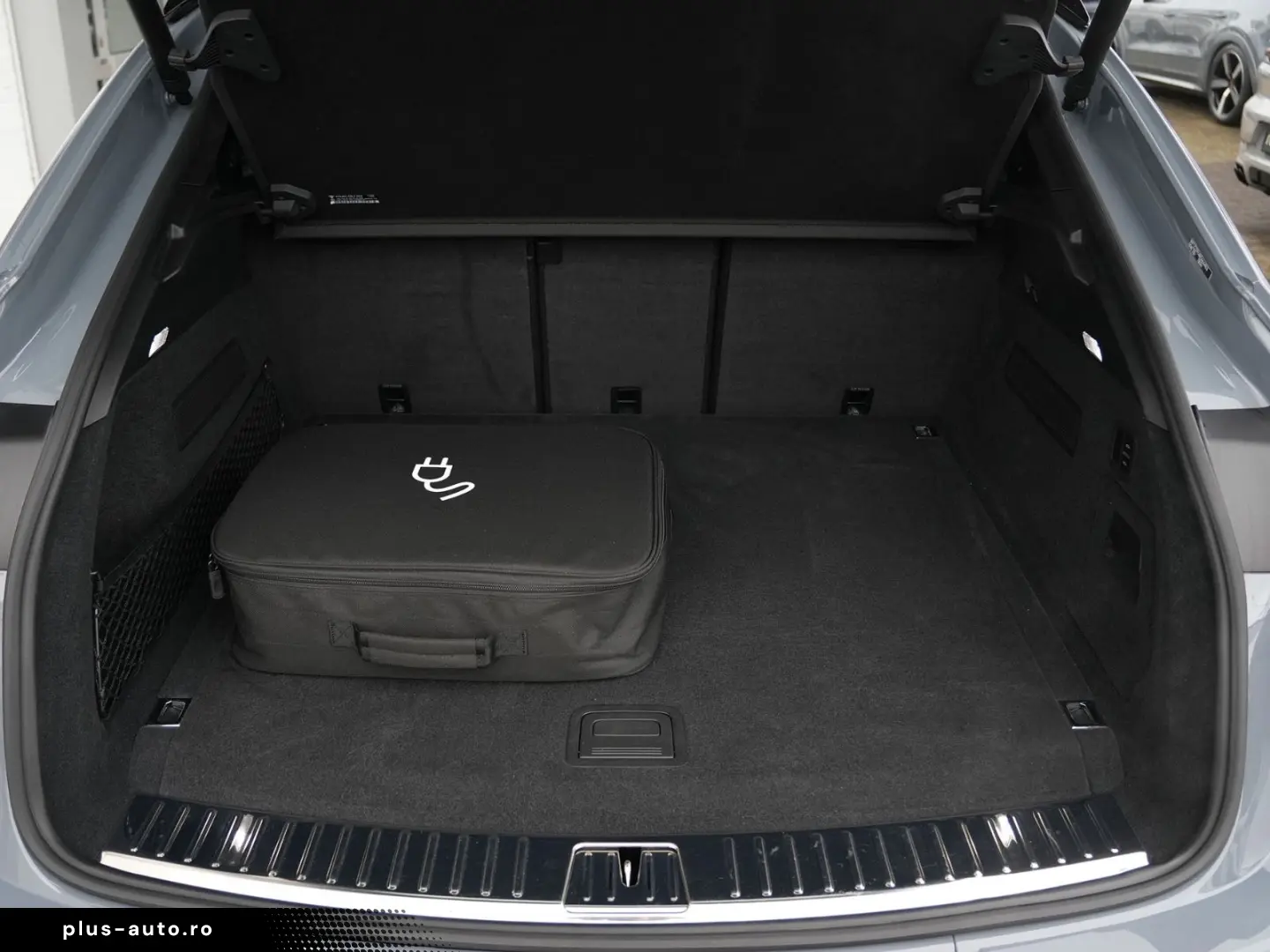 PORSCHE E-Hybrid Coupé SPORTDESIGN-PAKET-SPORTABGAS-VOLL