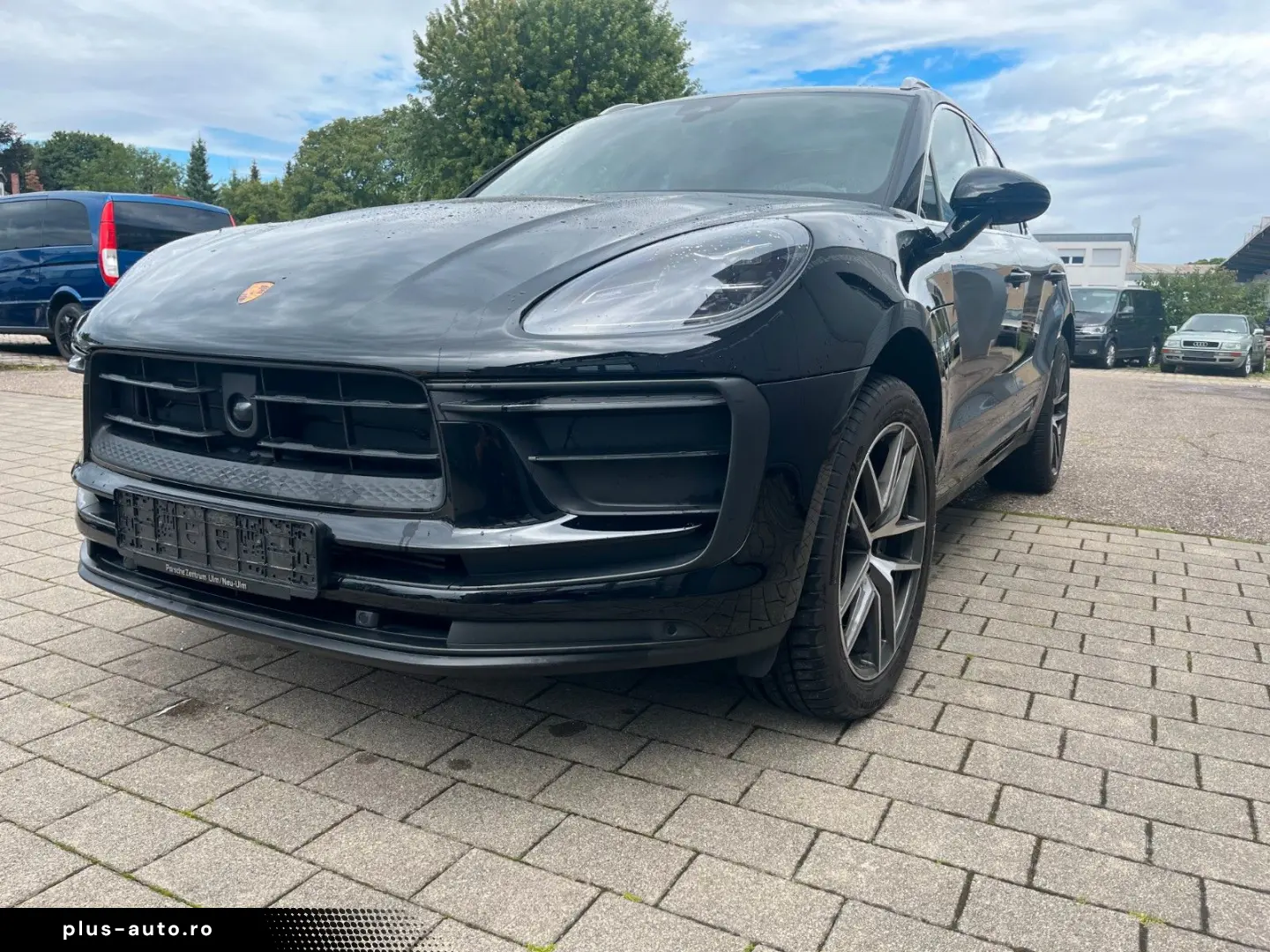 PORSCHE Macan Basis