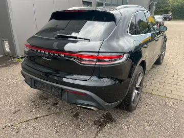 PORSCHE Macan Basis