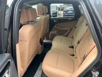 PORSCHE Macan Basis