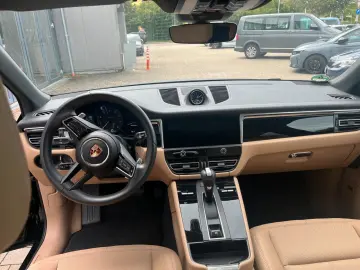 PORSCHE Macan Basis