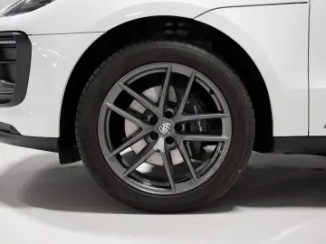 PORSCHE Macan T Panorama Surround View