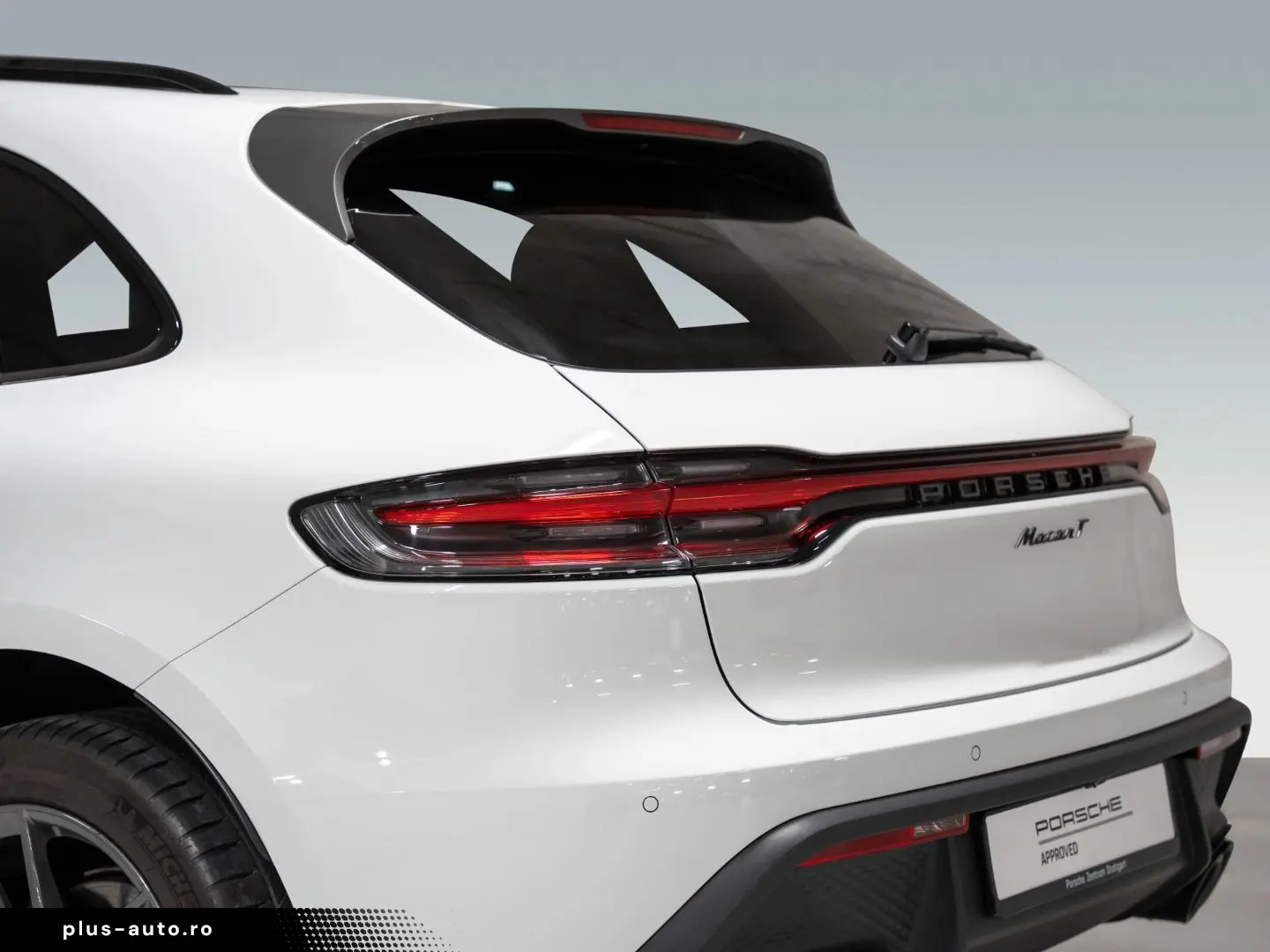PORSCHE Macan T Panorama Surround View