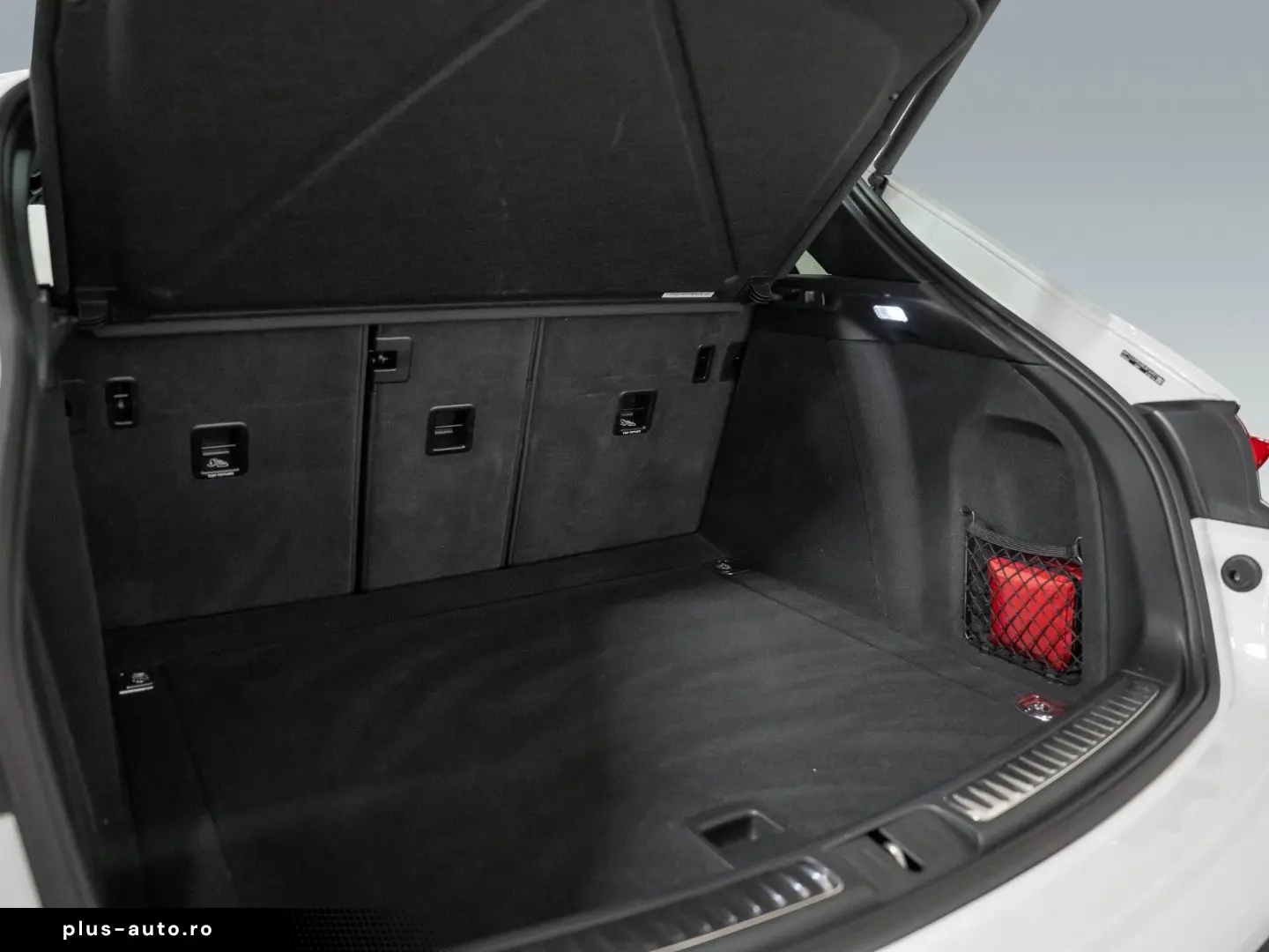 PORSCHE Macan T Panorama Surround View