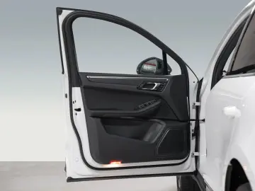 PORSCHE Macan T Panorama Surround View