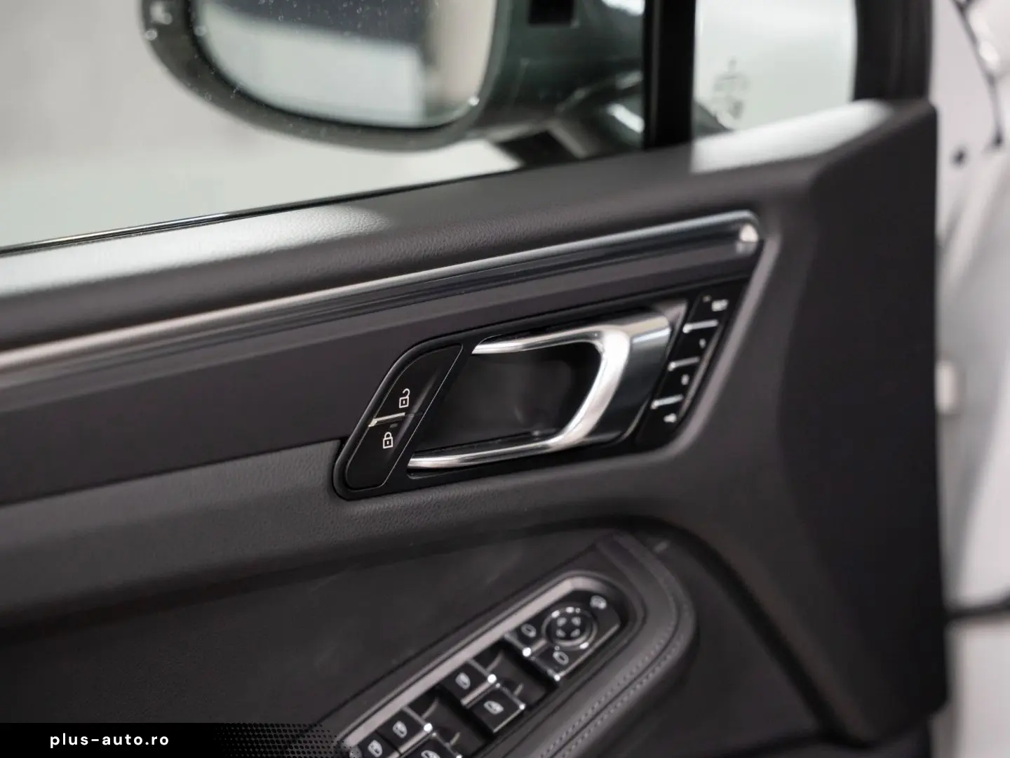 PORSCHE Macan T Panorama Surround View