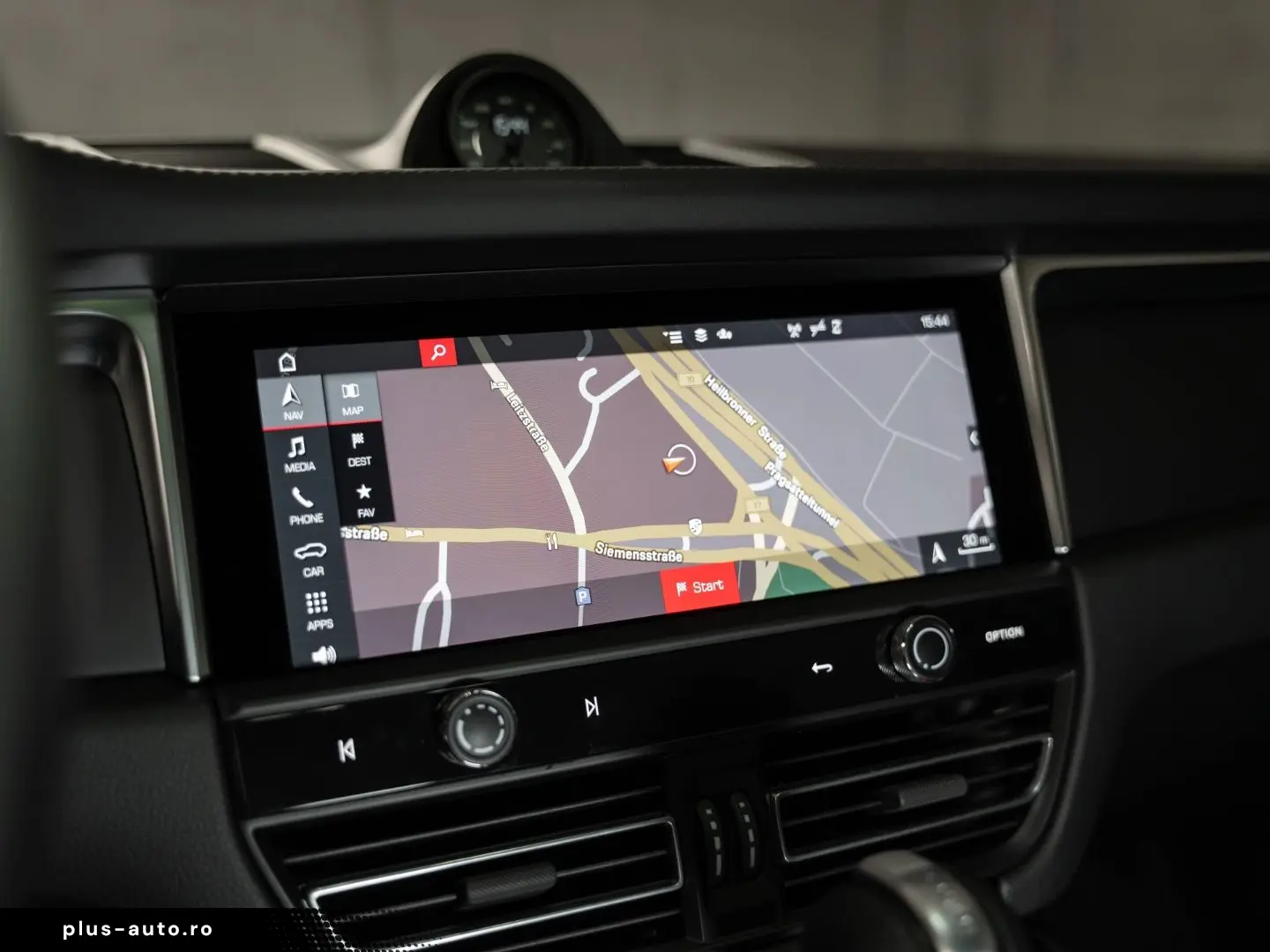 PORSCHE Macan T Panorama Surround View