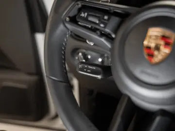 PORSCHE Macan T Panorama Surround View