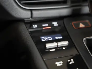 PORSCHE Macan T Panorama Surround View