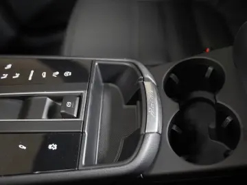 PORSCHE Macan T Panorama Surround View