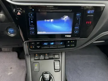 Toyota Auris 1.8 hybrid 160.000 km