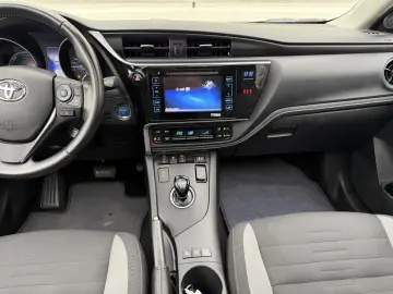 Toyota Auris 1.8 hybrid 160.000 km