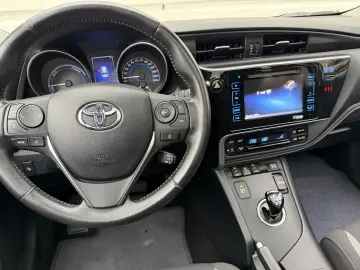Toyota Auris 1.8 hybrid 160.000 km