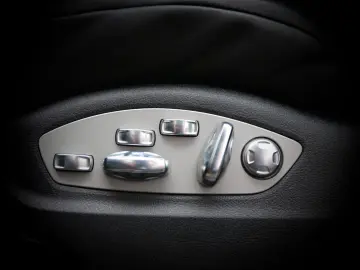 PORSCHE Macan 2.0 18Wege Pano Kamera Bose ACC LED 20