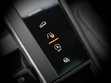 PORSCHE Macan 2.0 18Wege Pano Kamera Bose ACC LED 20