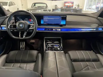 BMW M760e xDrive  Individual Edition UnfallfreI 1.Hd
