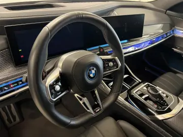 BMW M760e xDrive  Individual Edition UnfallfreI 1.Hd