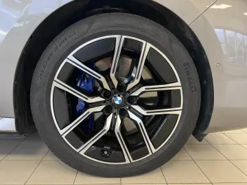 BMW M760e xDrive  Individual Edition UnfallfreI 1.Hd