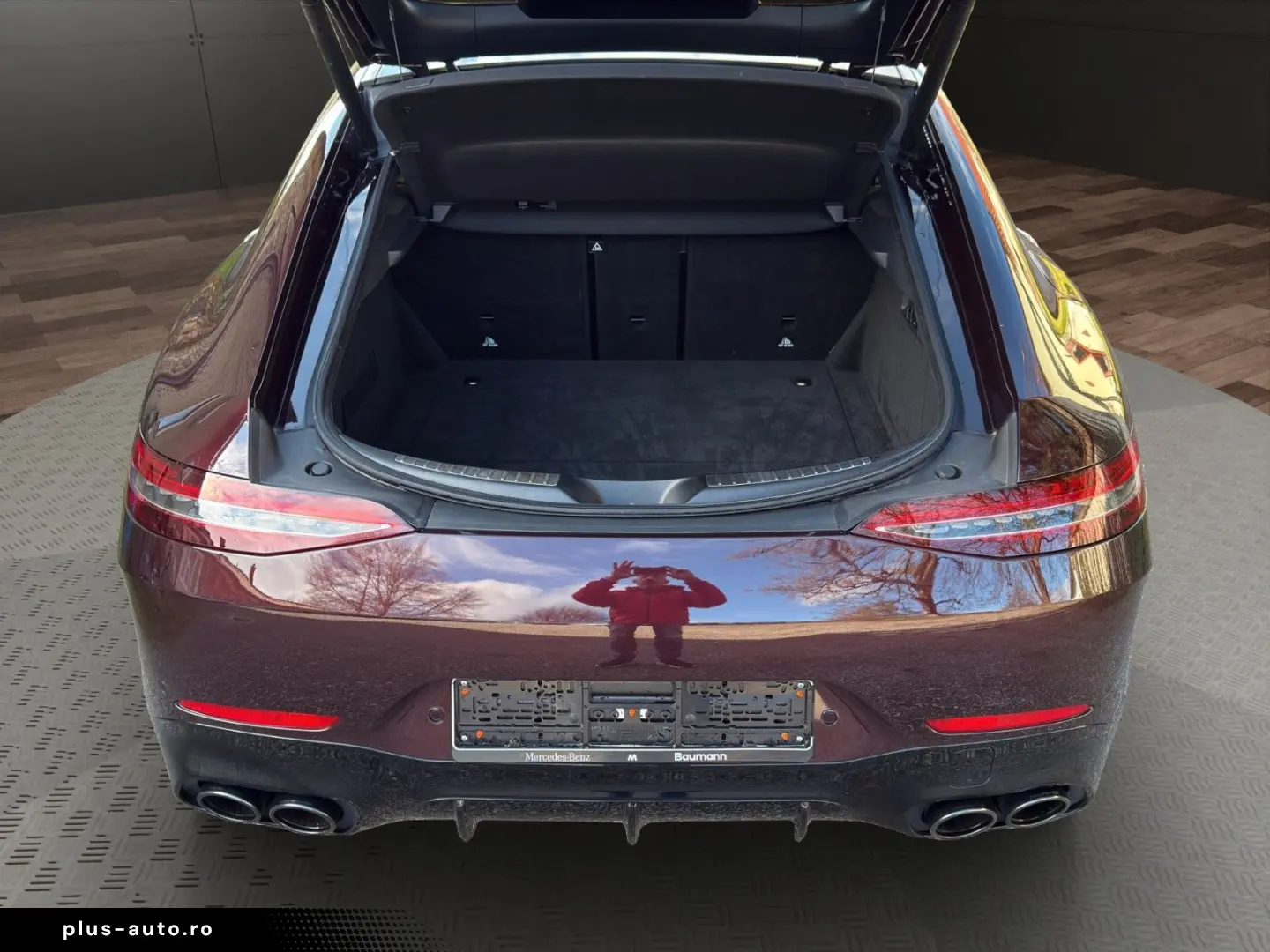 MERCEDES-BENZ AMG GT 4-trg. 53 4Matic Pano  Sonderlackirug