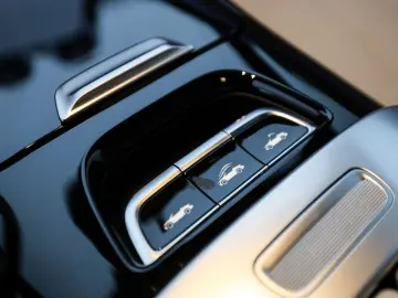 MERCEDES-BENZ CLE 220 d Cabrio AMG-Sport Burm Night &hellip;