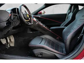 FERRARI Roma  ADAS Carbon LED Alcantara JBL MagneRide Ma