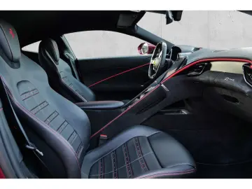 FERRARI Roma  ADAS Carbon LED Alcantara JBL MagneRide Ma