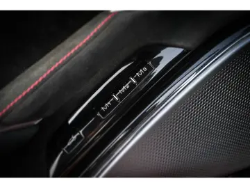 FERRARI Roma  ADAS Carbon LED Alcantara JBL MagneRide Ma