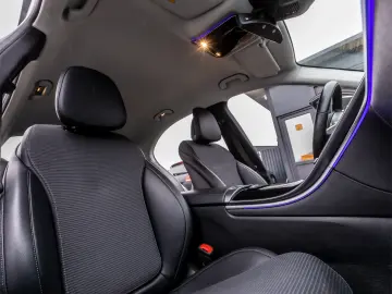 MERCEDES-BENZ C 300 e    9G-TRONIC    Avantgarde    313cp