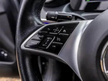 MERCEDES-BENZ C 300 e    9G-TRONIC    Avantgarde    313cp