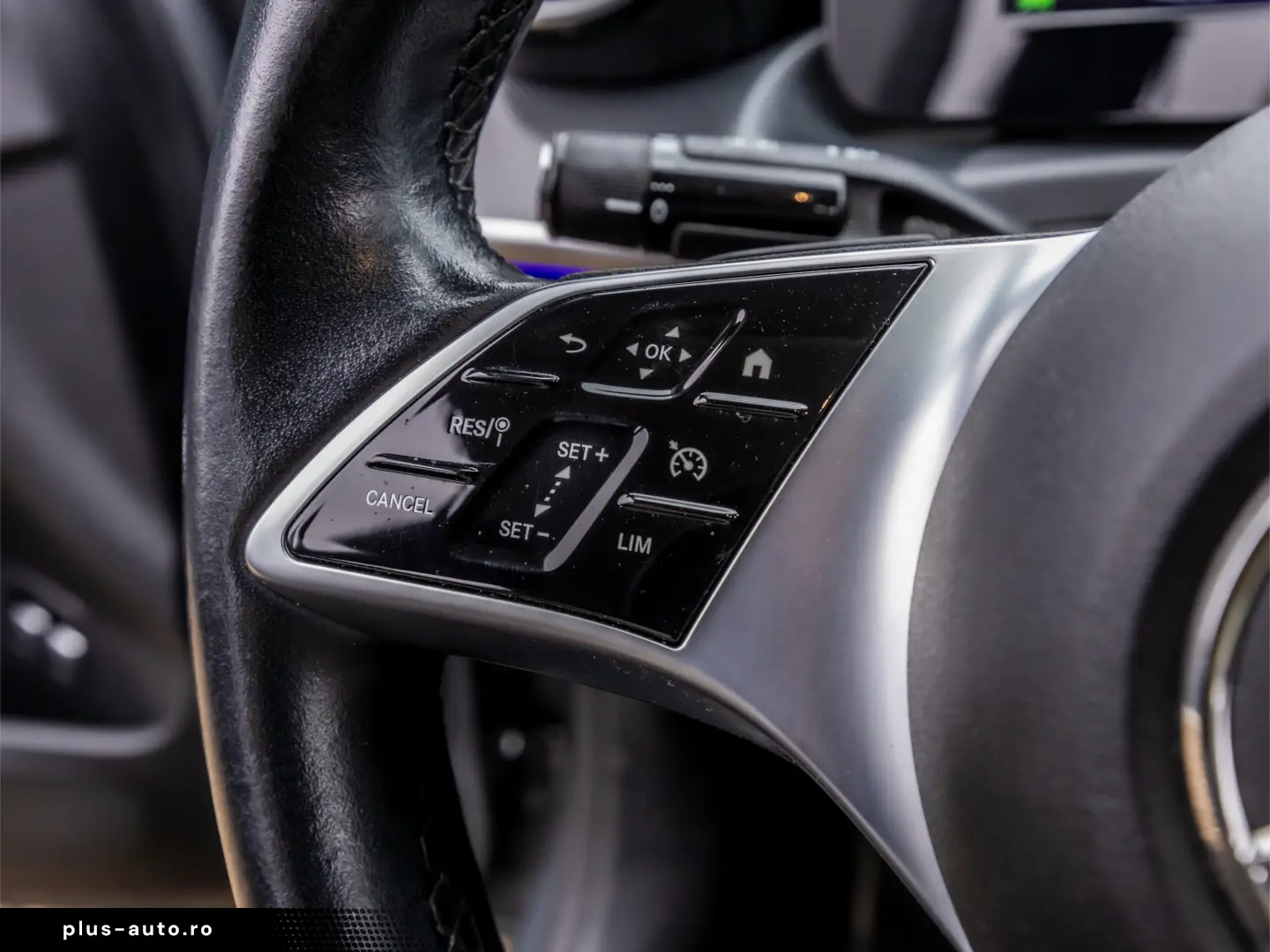 MERCEDES-BENZ C 300 e    9G-TRONIC    Avantgarde    313cp