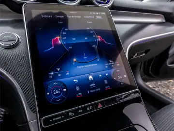 MERCEDES-BENZ C 300 e    9G-TRONIC    Avantgarde    313cp