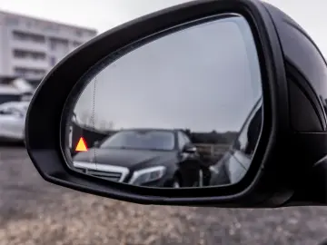 MERCEDES-BENZ C 300 e    9G-TRONIC    Avantgarde    313cp