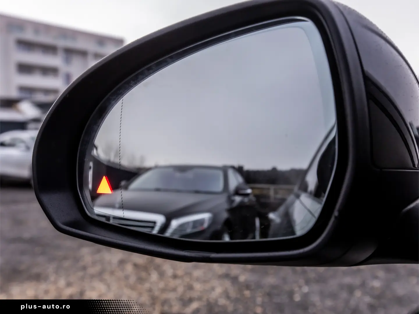 MERCEDES-BENZ C 300 e    9G-TRONIC    Avantgarde    313cp