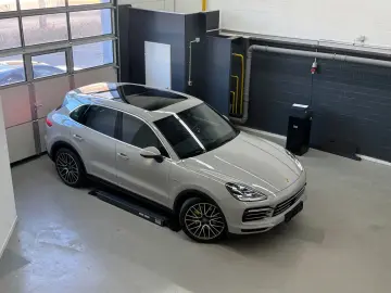 PORSCHE Cayenne Hybrid Kreide Massage Burmester Sitzluft