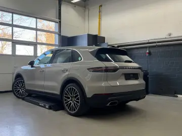 PORSCHE Cayenne Hybrid Kreide Massage Burmester Sitzluft