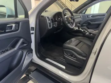 PORSCHE Cayenne Hybrid Kreide Massage Burmester Sitzluft