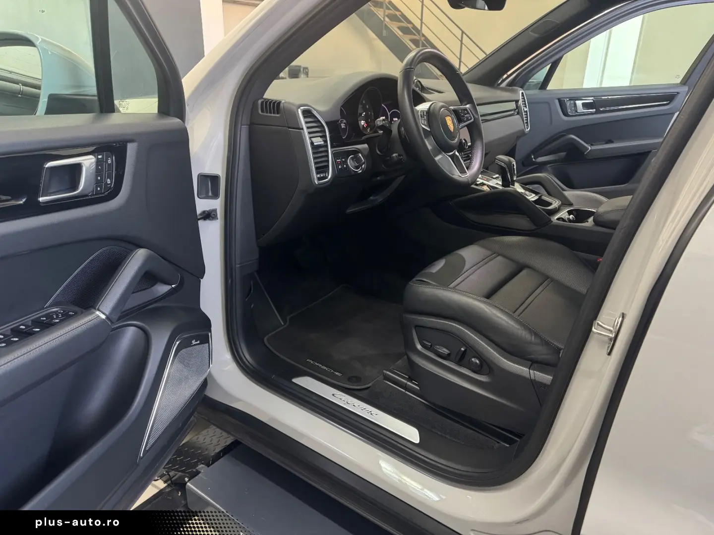 PORSCHE Cayenne Hybrid Kreide Massage Burmester Sitzluft