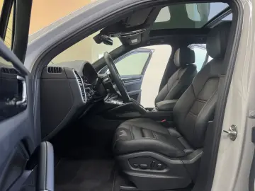 PORSCHE Cayenne Hybrid Kreide Massage Burmester Sitzluft