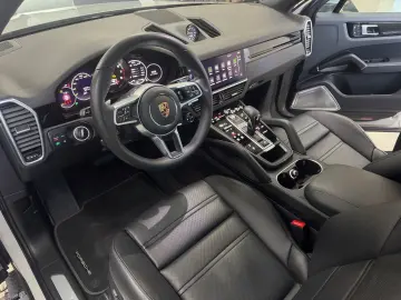 PORSCHE Cayenne Hybrid Kreide Massage Burmester Sitzluft