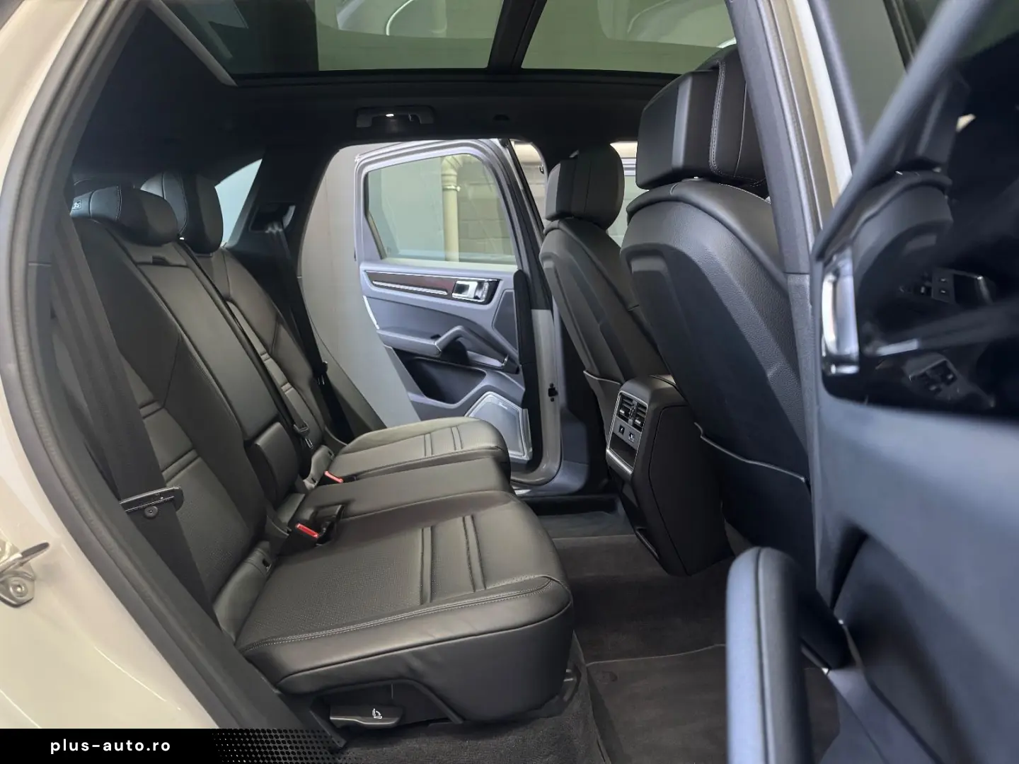 PORSCHE Cayenne Hybrid Kreide Massage Burmester Sitzluft