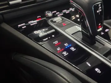 PORSCHE Cayenne Hybrid Kreide Massage Burmester Sitzluft