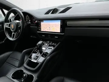 PORSCHE Cayenne E-Hybrid LED-Matrix Surround View