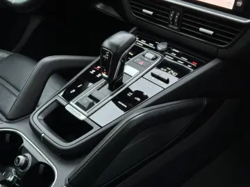 PORSCHE Cayenne E-Hybrid LED-Matrix Surround View