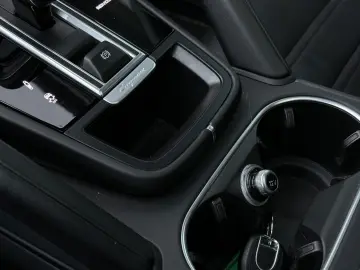 PORSCHE Cayenne E-Hybrid LED-Matrix Surround View